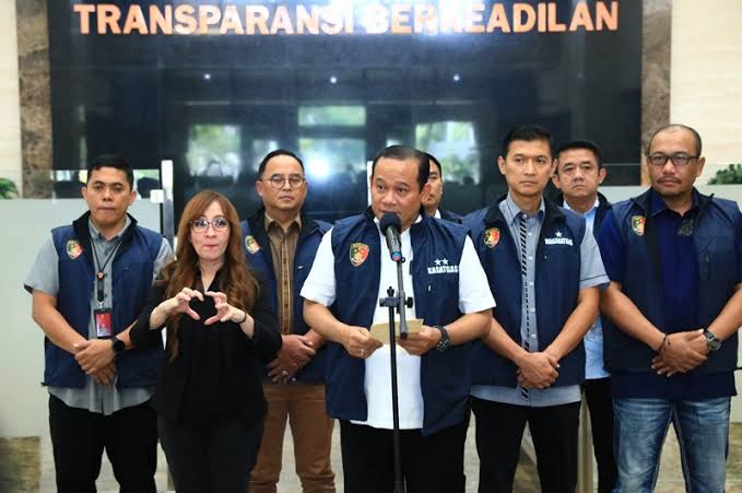 Berkas perkara kasus situs judi online 'SBOTOP' telah dinyatakan lengkap atau P21 oleh Kejaksaan Agung (Kejagung). Hal tersebut diungkapkan oleh Wakabareskrim Polri Irjen Pol Asep Edi Suheri, selaku Kasatgas Anti Mafia Bola Polri