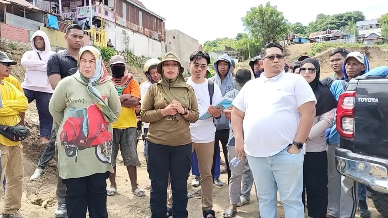 Satpol PP bersama dengan Jajaran kecamatan hingga kelurahan Labukkang, serta DInas terkait meninjau lokasi pembangunan perumahan Pesona Mario