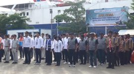 Kesyahbandaran dan otoritas Pelabuhan (KSOP) Parepare, Sulawesi selatan membuka posko angkutan laut Natal 2024 dan Tahun Baru 2025 (Nataru) di kawasan Pelabuhan Nusantar Parepare, Sulawesi selatan. 