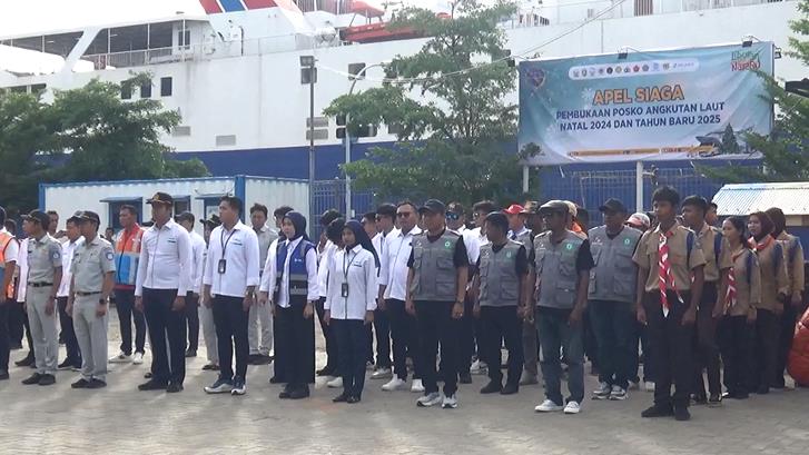 Kesyahbandaran dan otoritas Pelabuhan (KSOP) Parepare, Sulawesi selatan membuka posko angkutan laut Natal 2024 dan Tahun Baru 2025 (Nataru) di kawasan Pelabuhan Nusantar Parepare, Sulawesi selatan. 