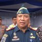 kepala KSOP Shaiful Horry, saat diwawancarai awak media usai memimpin apel pembukaa posko angkutan Natal 2024 dan Tahun Baru 2025 di Pelabuhan Nusantara Parepare, Selasa, 17 Desember 2024.