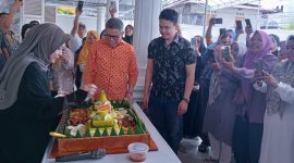 Ketua DPD I Partai Golkar Kota Parepare, Sulawesi selatan, Erna Rasyid Taufan, menggelar Tasyakkuran bersama kerabat dan juga sejumlah masyarakat Kota Parepare, dalam rangka Ulang tahun yang ke 58 tahun