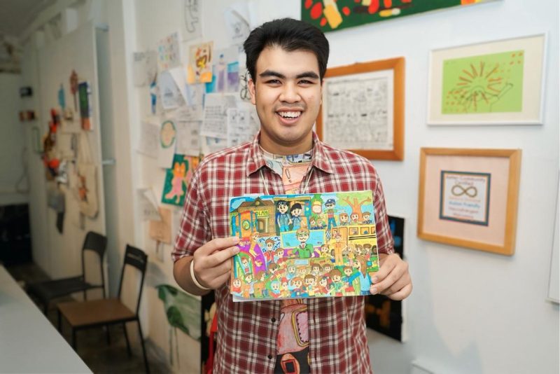 Melalui program Sambungkan Senyuman untuk Generasi Gemilang, Telkomsel tidak hanya berkomitmen mendukung kreativitas teman-teman disabilitas, tetapi juga mendukung misi pendidikan di Indonesia.