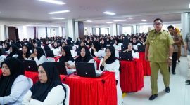 - Penjabat Wali Kota Parepare, Abdul Hayat Gani, menghadiri langsung pelaksanaan Seleksi Kompetensi bagi para Calon Pegawai Pemerintah dengan Perjanjian Kerja (CPPPK) Kota Parepare, Sulawesi selatan yang digelar pada 3 - 4 Desember 2024,di Gedung Phinisi UNM Kota Makassar.