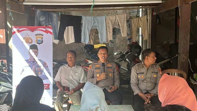 Kapolsek KPN AKP Sukri Abdullah, saat memberikan sambutan dalam jumat curhat yang dilaksanakan di wilayahnya.