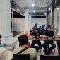 Ketua tim pemenangan Kaharuddin Kadir, saat memimpin konferensi pers