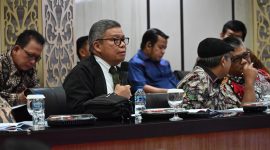 Anggota Komisi II DPR RI, Taufan Pawe, memberikan sambutan saat melakukan kunjungan di kantor Gubernur Sumsel