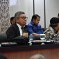 Anggota Komisi II DPR RI, Taufan Pawe, memberikan sambutan saat melakukan kunjungan di kantor Gubernur Sumsel