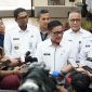 Plt Direktur Jenderal Imigrasi, Saffar Muhammad Godam, saat diwawancarai awak media