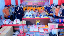 Kepala Kepolisian Daerah (Kapolda) Sulawesi Selatan, Irjen Pol. Yudhiawan, memimpin langsung Press Release terkait pengungkapan kasus pembuatan dan peredaran uang palsu yang terjadi di Kabupaten Gowa. Kegiatan tersebut digelar di Mapolres Gowa pada Kamis,19 Desember 2024
