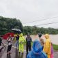 Calon Wali Kota dan Wakil Wali Kota Parepare, Sulawesi selatan terpilih, Tasming Hamid dan Hermanto (TSM-MO), memantau sejumlah titik banjir yang merendam wilayah Kota Parepare, Sabtu, 21 Desember 2024