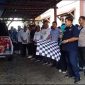 Penjabat (Pj) Wali Kota Parepare Abdul Hayat Gani melepas tim dan armada pasar murah di halaman Kantor Kecamatan Ujung, Minggu, 15 Desember 2024.