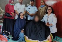 , tim beserta dokter RSUD Andi Makkasau turun langsung mengunjungi warga penderita obesitas