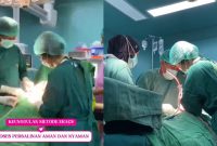 Suasana dokter melakukan persalinan dengan metode Enhanced Recovery After Caesarean Surgery (ERACS) di Rumah Sakit (RS) dr. Hasri Ainun Habibie Parepare