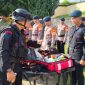 Pemeriksaan peralatan SAR dalam apel kesiapsiagaan Batalyon B Pelopor Satuan Brimob Polda Sulawesi Selatan jelang libur nasional