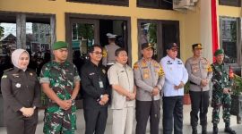 Foto bersama saat Kunjungan Kapolda Sulsel Irjen Pol Yudhiawan beserta Ketua Bhayangkari Sulsel Yunita Yudhiawan, di Mapolres Parepare
