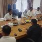 Suasana pertemuan antara angota komisi III DPRD Parepare dan LSM Fokus di kantor Pelindo Multi Terminal Branch Parepare, Sulawesi selatan (Sulsel) 