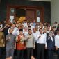 Suasana ramah tama di rumah Mentan Amran Sulaeman bersama dengan kepala daerah terpilih asal Sulawesi Selatan, Gubernur dan Wakil