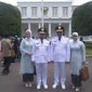 Tasming Hamid dan Hermanto bersama dengan istri usai mengikuti prosesi pelantikan serentak kepala daerah se-Indonesia yang berlangsung khidmat di Istana Kepresidenan, Jakarta, Kamis, 20 Februari 2025.