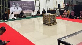 Suasana doa bersama bersama warga atas Pelantikan Kepala Daerah Kota Parepare, Tasming Hamid dan Hermanto sebagai wali kota dan wakil wali kota Parepare, Sulawesi selatan