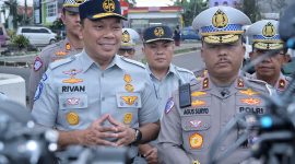 Kakorlantas POLRI Irjen Pol. Drs. Agus Suryonugroho, dan Direktur Utama Jasa Raharja Rivan A. Purwanto, saat memberikan ketarangan persnya usai melakukan kegiata survei wilayah jelang persiapan operasi ketupat 2025