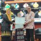 Wali Kota Parepare diwakili Kepala Dinas Pendidikan dan Kebudayaan Parepare, Makmur menerima  penghargaan yang mencatat sejarah sebagai penghargaan pertama yang diterima Wali Kota Tasming Hamid di era kepemimpinannya. 