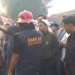Wali Kota Parepare, Tasming Hamid, (Jaket coklat berlambang garuda) langsung turun ke lokasi kebakaran di Jalan Andi Makkasau, kota Parepare, Sulawesi selatan (SULSEL). Senin, 3 Maret 2025