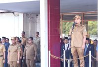 Walikota Tasming Hamid saat memimpin apel perdana mereka di lapangan upacara Kantor Sekretariat Daerah Kota Parepare, Sulawesi selatan (SULSEL). Senin, 3 Maret 2025