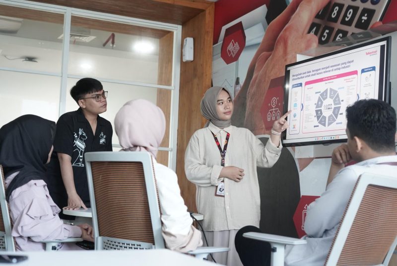 Telkomsel memperkenalkan layanan Dashboard Analisa Kunjungan Wisatawan dari MSIGHT berbasis data telekomunikasi.