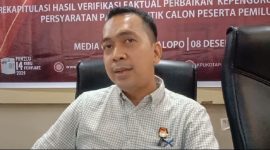 Komisioner KPU Sulawesi Selatan, Ahmad Adiwijaya, 