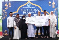 Suasana penyerahan bantuan p[aket sembako secara simbolis kepada dua panti asuhan di kota Parepare oleh pengurus DPC II Hiswana Migas Parepare 