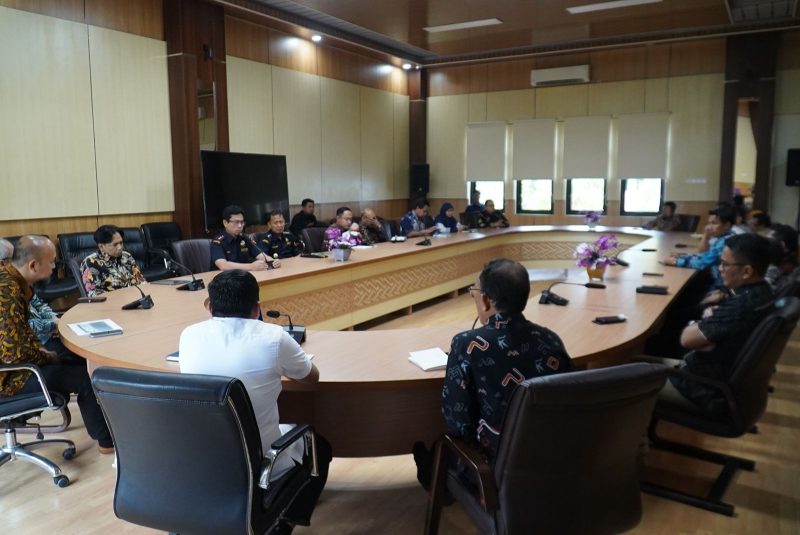 Wali Kota Parepare, Sulawesi selatan (Sulsel) Tasming Hamid, menerima audiensi dari perwakilan unit kerja vertikal Kementerian Keuangan yang beroperasi di Kota Parepare, di Kantor Wali Kota Parepare, Sulsel