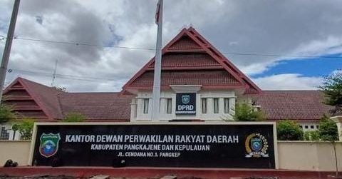 Halaman kantor DPRD Pangkep, Sulawesi selatan
