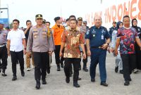 Wali Kota Parepare, Sulawesi selatan (Sulsel) bersama Forum Koordinasi Pimpinan Daerah (Forkopimda) melakukan pemantauan arus mudik di Pelabuhan Nusantara. 