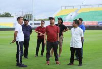CEO PSM Makassar, Sadikin Aksa, bersama Anggota DPR RI, Rusdi Masse, melakukan kunjungan ke Stadion Gelora BJ Habibie di Kota Parepare, Sulawesi selatan (Sulsel). 