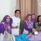 Jajaran RSUD Andi Makkasau dipimpin langsung oleh Direktur dr Hj Renny Anggraeny Sari melakukan kegiatan edukasi kesehatan ginjal disertai dengan berbagi bingkisan kepada pasien di RSUD Andi Makkasau