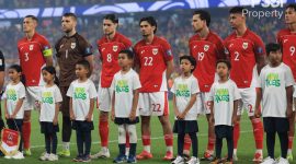 Timnas Indonesia sesaat kick off pertandingan lanjutan Kualifikasi Piala Dunia 2026 Zona Asia di laga ketujuh Grup C putaran ketiga, lawan Australia, 20 Maret 2025 (foto: PSSI)