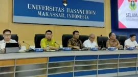 jajaran Pemkot Parepare dipimpin langsung oleh Sekda Muh Husni Syam mewakili Pj Wali Kota Abdul Hayat Gani, didampingi para Asisten, Kepala Bappeda Zulkarnaen Nasrun, bersama semua pejabat eselon dan Camat lingkup Pemkot Parepare menghadiri FGD di Gedung Rektorat Lantai 2 Unhas, Makassar