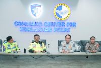 Korps Lalu Lintas (Korlantas) Polri bersama PT Jasa Raharja melakukan pemantauan sekaligus mendiskusikan pelaksanaan strategi untuk penanganan arus balik di Command Center KM 29