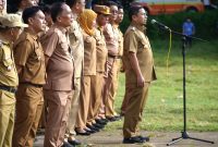 Wali Kota Parepare, Tasming Hamid, memimpin apel perdana pasca libur Lebaran di Lapangan Upacara Kantor Wali Kota Parepare, Selasa, 8 April 2025