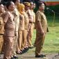 Wali Kota Parepare, Tasming Hamid, memimpin apel perdana pasca libur Lebaran di Lapangan Upacara Kantor Wali Kota Parepare, Selasa, 8 April 2025