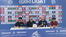 Pelatih utama PSM Makassar Bernardo Tavares memberikan keterangan pers dalam konferensi pers saat Official Training (OT) jelang lawan Semen Padang FC