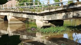 Kondisi jembatan Bila kecamatan Batulappa, kabupaten Pinrang, Sulawesi selatan, terancam ambruk