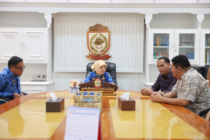 Wakil Wali Kota Makassar, Aliyah Mustika Ilham, menerima audiensi manajemen PT. Indomarco Prismatama (Indomaret), di Ruang Rapat Wakil Wali Kota, Balai Kota Makassar, Kamis, 17 April 2025.
