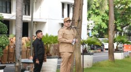 Wali Kota Makassar, Sulawesi selatan, Munafri Arifuddin menjadi Pembina Apel pagi, dalam rangka memperingati Hari Kartini Tahun 2025. Di Kantor, Balai Kota Makassar, Senin, 21 April 2025.