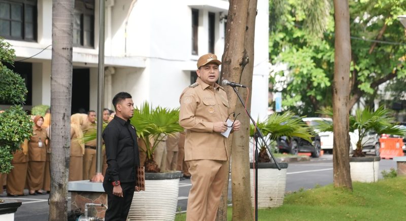 Wali Kota Makassar, Sulawesi selatan, Munafri Arifuddin menjadi Pembina Apel pagi, dalam rangka memperingati Hari Kartini Tahun 2025. Di Kantor, Balai Kota Makassar, Senin, 21 April 2025.