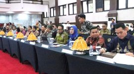Wali Kota Parepare, Tasming Hamid, menghadiri High Level Meeting (HLM) bertajuk Akselerasi Pertumbuhan Ekonomi Sulsel Melalui Industri dan Hilirisasi yang digelar di Ruang Pola Kantor Gubernur Sulsel, Selasa, 22 April 2025