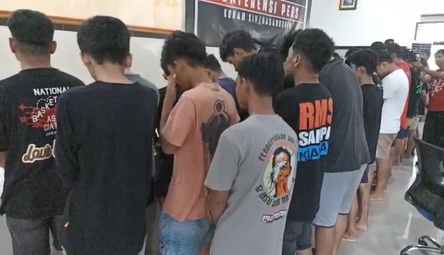 Komplotan terduga penipu 