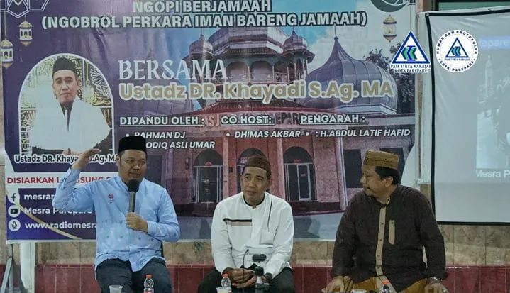 Direktur PAM Tirta Karajae Parepare, Firdaus Djollong, sedang memberikan pemahaman tentan pelayanan air bersih di kegiatan tesebut