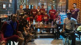 Member The Preman foto bersama usai nobar di D'King Cafe